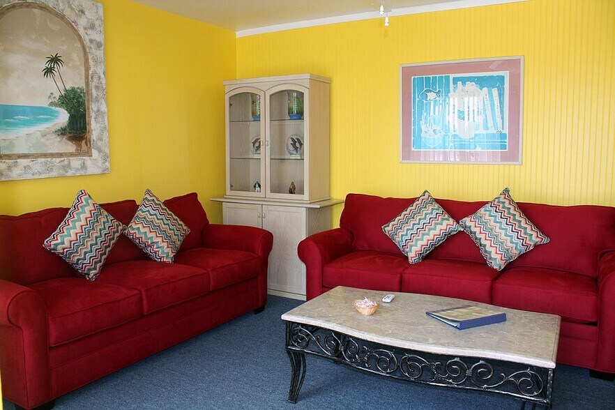 More Photos Of 401 E Shore Dr, Clearwater Beach Hotel For Sale