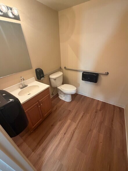 More Photos Of 3645 US-101, Gearhart Office For Lease