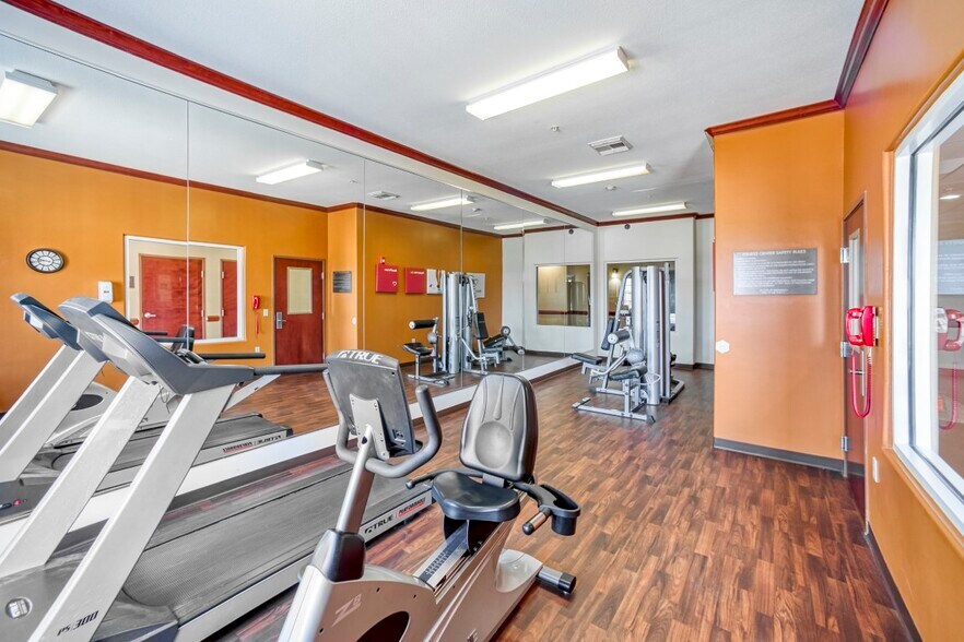 More Photos Of 3606 89th St, Galveston Hotel For Sale