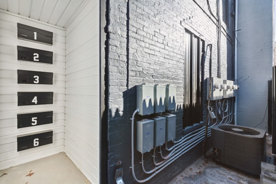 More Photos Of 773 Washington Blvd, Baltimore Storefront Retail Residential For Lease