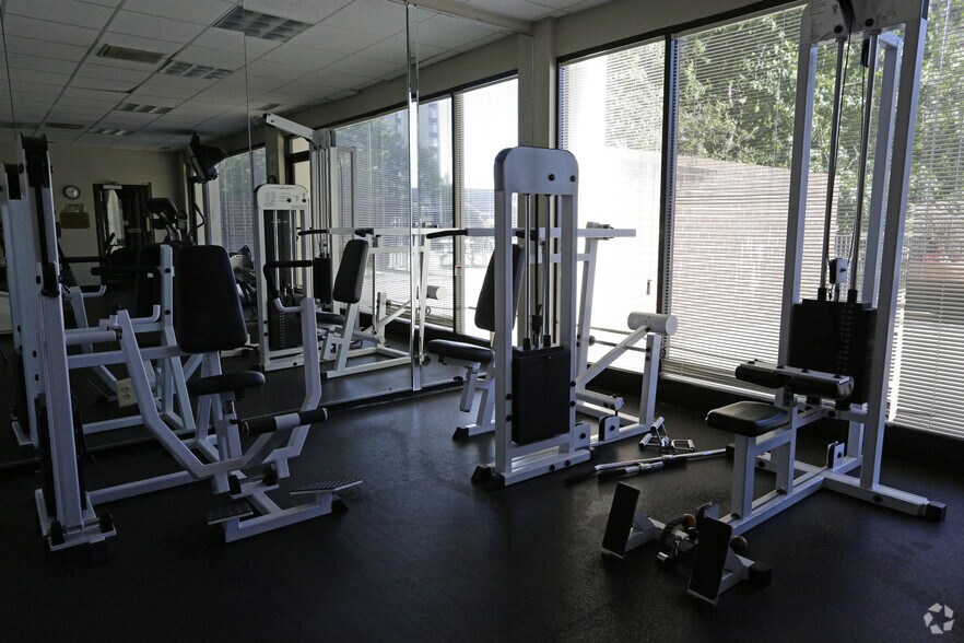 More Photos Of 1350 Beverly Rd, McLean Apartments For Lease