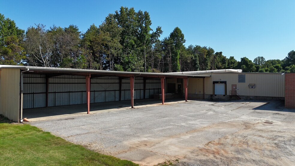 More Photos Of 1120 1st St W, Conover Distribution For Lease
