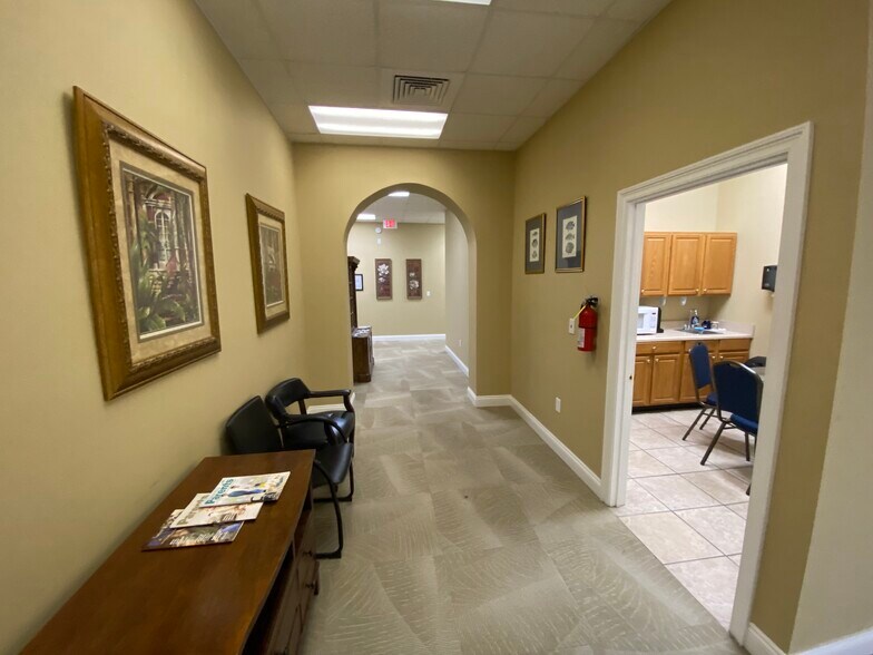 More Photos Of 316 S McKenzie St, Foley Office For Lease