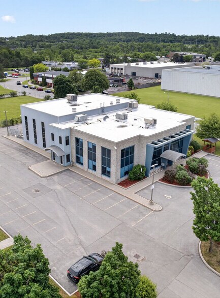 Primary Photo Of 5500 Canotek Rd, Ottawa Flex For Sale