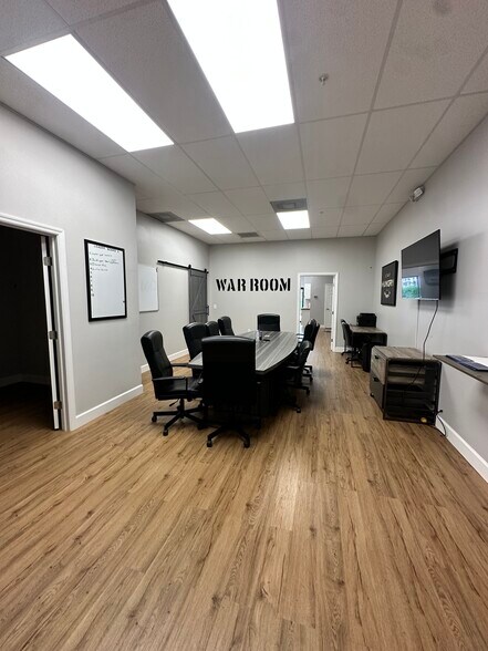 More Photos Of 25091 Bernwood Dr, Bonita Springs Showroom For Sale