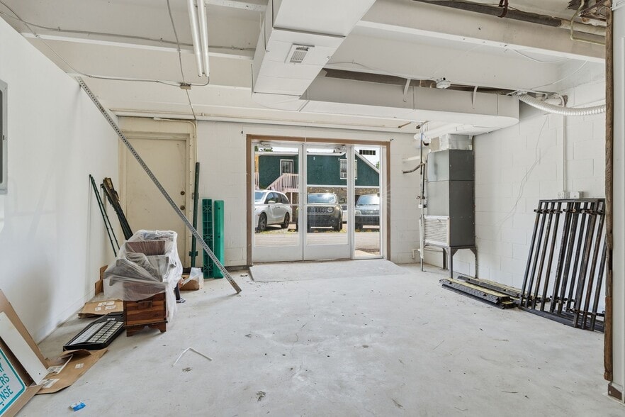 More Photos Of 1404-1406 McGavock Pike, Nashville General Retail For Lease