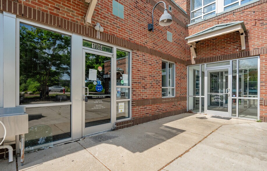 More Photos Of 4810 Hope Valley Rd, Durham Storefront For Sale