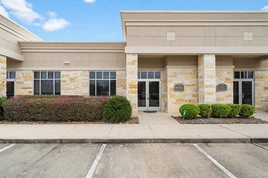 More Photos Of 440 Cobia Dr, Katy Medical For Sale