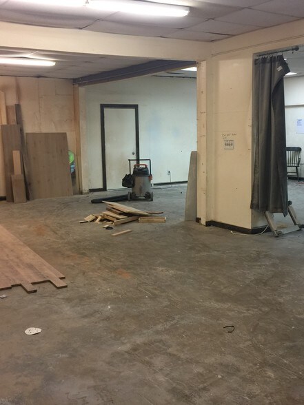 More Photos Of 8418 Broadway St, San Antonio Service For Lease