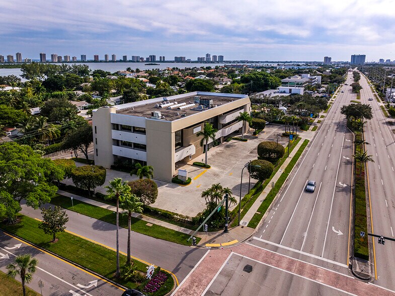 More Photos Of 660 US 1 Hwy, North Palm Beach Office For Sale