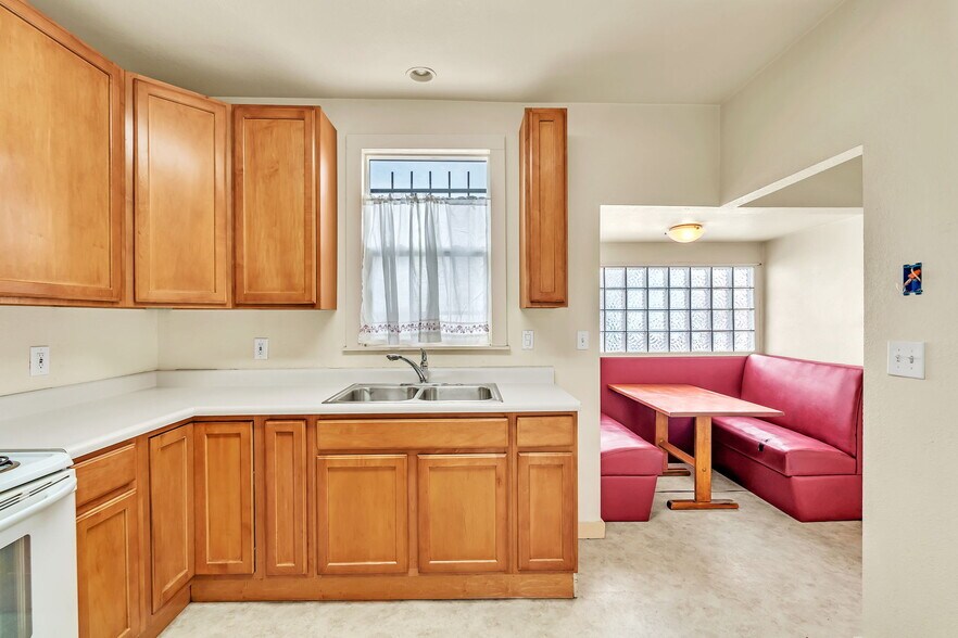 More Photos Of 2025-2027 W Colorado Ave, Colorado Springs Freestanding For Sale