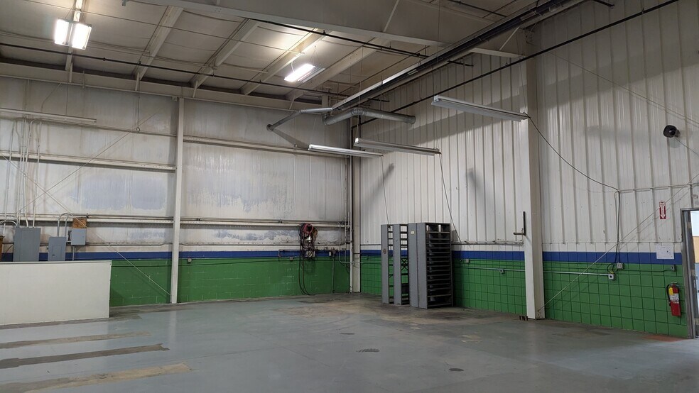More Photos Of 343 Hughes Dr, Traverse City Manufacturing For Lease