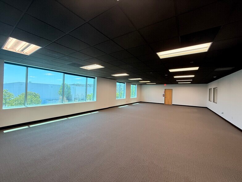More Photos Of 28751 Industry Dr, Valencia Warehouse For Sale