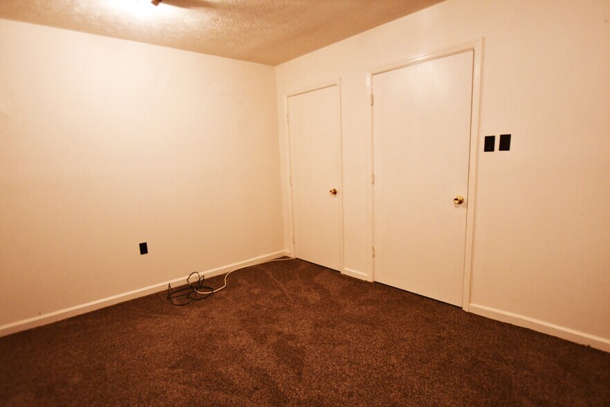 More Photos Of 727 River Dr, Irvine Apartments For Sale