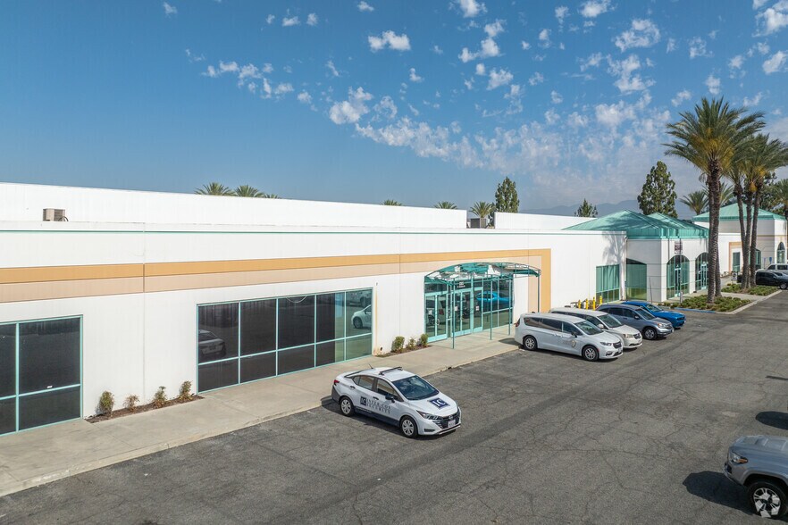 More Photos Of 295 E Caroline St, San Bernardino Storefront For Lease