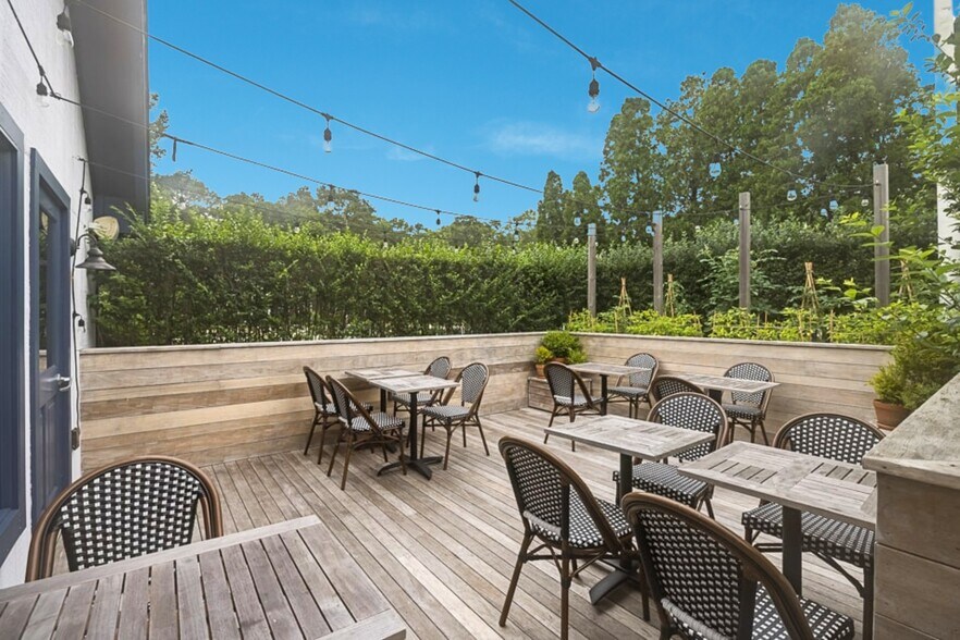 More Photos Of 290 Montauk Hwy, East Hampton Restaurant For Sale