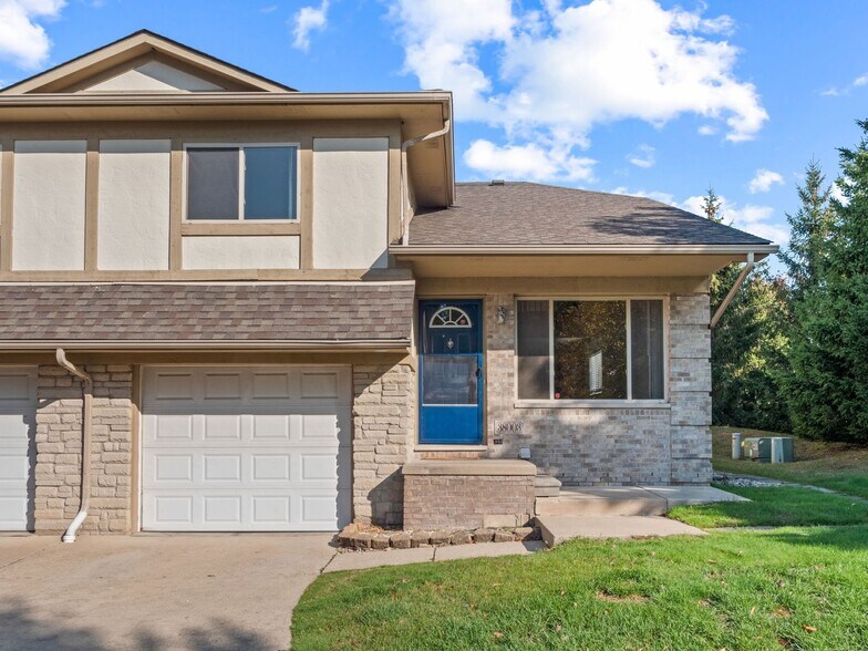 More Photos Of 38227 Schoenherr Rd, Sterling Heights Apartments For Sale
