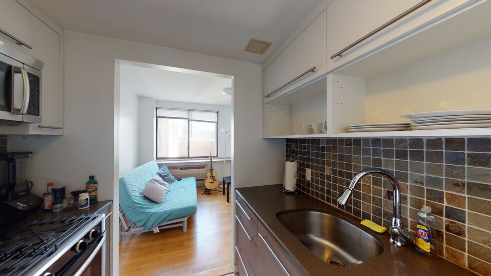 More Photos Of 518 Meeker Ave, Brooklyn Apartments For Sale