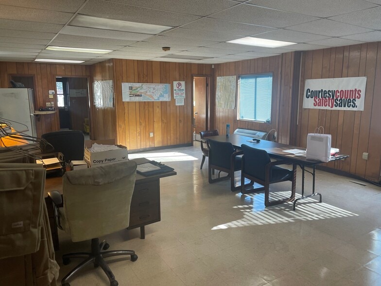 More Photos Of 1119 Interstate Blvd, Florence Truck Terminal For Lease