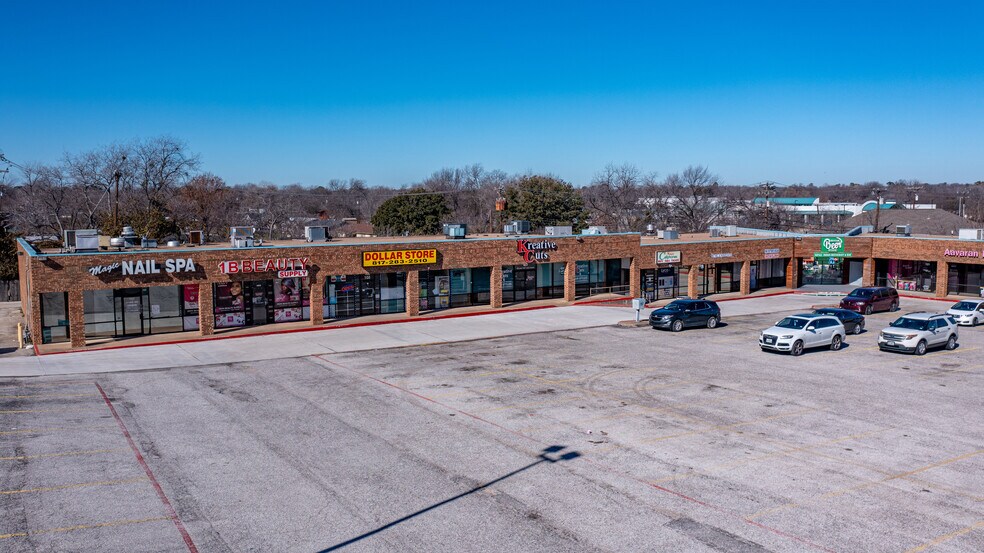 More Photos Of 501 N Main St, Euless Freestanding For Sale