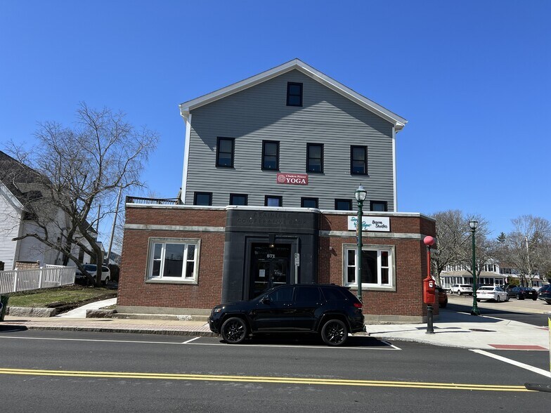 More Photos Of 871 Washington St, Braintree Storefront Retail Office For Lease