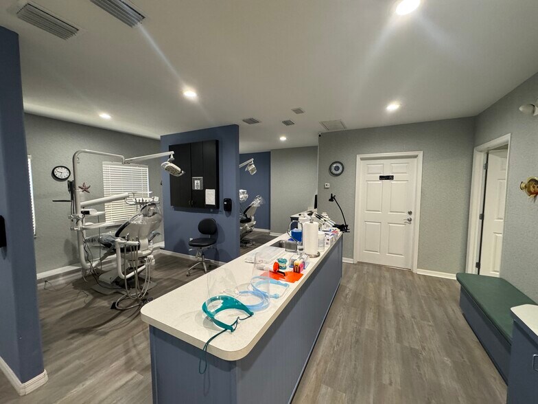 More Photos Of 15283 Amberly Dr, Tampa Office For Lease
