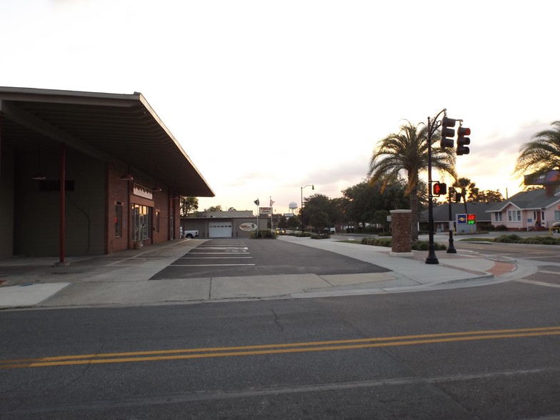 More Photos Of 1201 W Main St, Leesburg Service For Lease