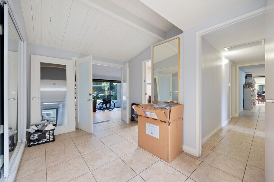 More Photos Of 71956 Magnesia Falls Dr, Rancho Mirage Medical For Sale