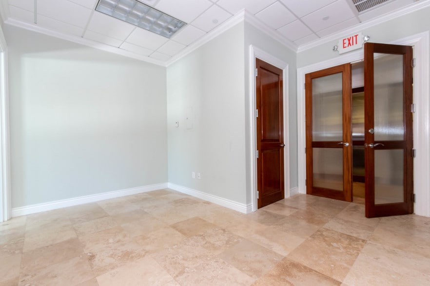 More Photos Of 2701 Boca Raton Blvd, Boca Raton Office For Lease
