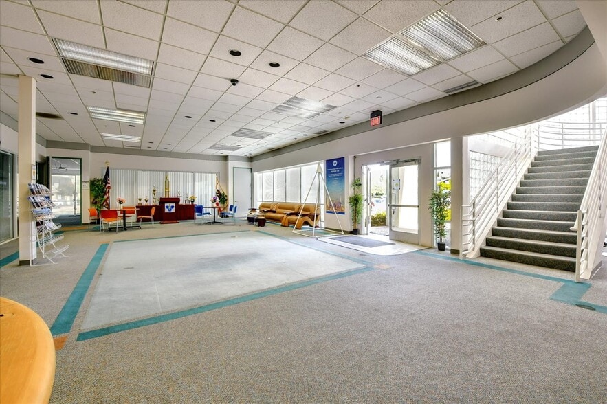 More Photos Of 595 Lawrence Expy, Sunnyvale Medical For Sale