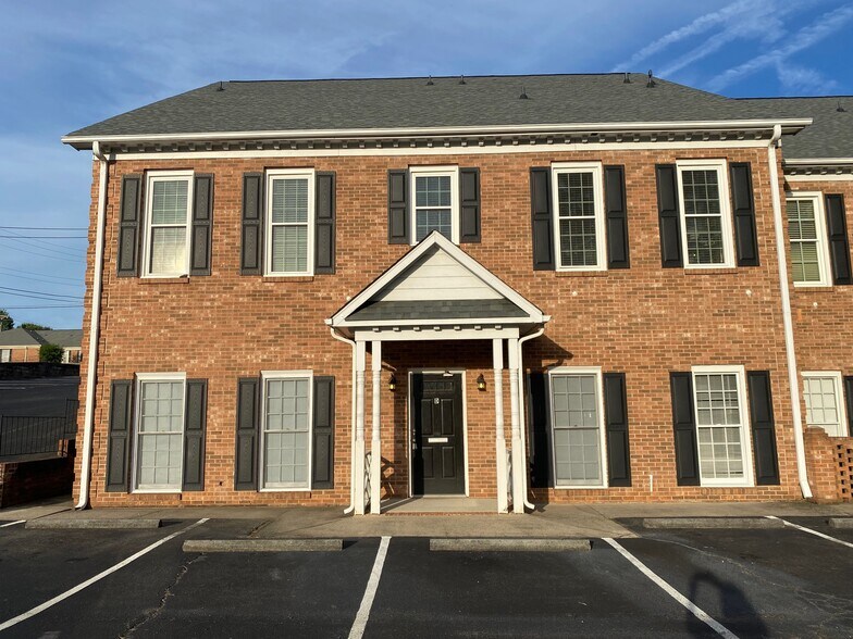 More Photos Of 825 Majestic Ct, Gastonia Medical For Lease