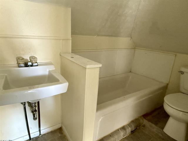 More Photos Of 1005 Locust Ave, Fairmont Specialty For Sale