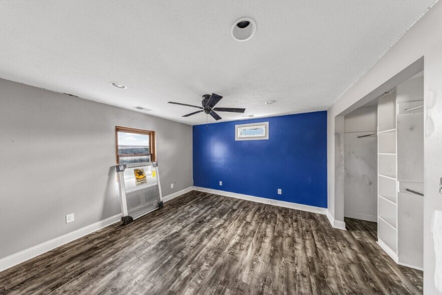 More Photos Of 5982 W State Road 32, Anderson Service Station For Sale