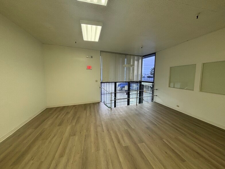 More Photos Of 6303 Corsair St, Commerce Warehouse For Lease