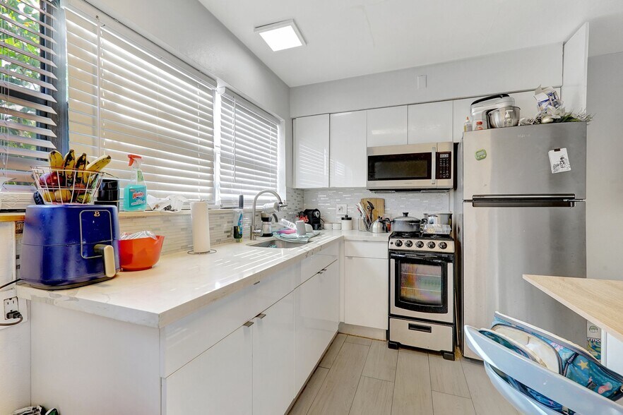 More Photos Of 1723 Liberty St, Hollywood Apartments For Sale