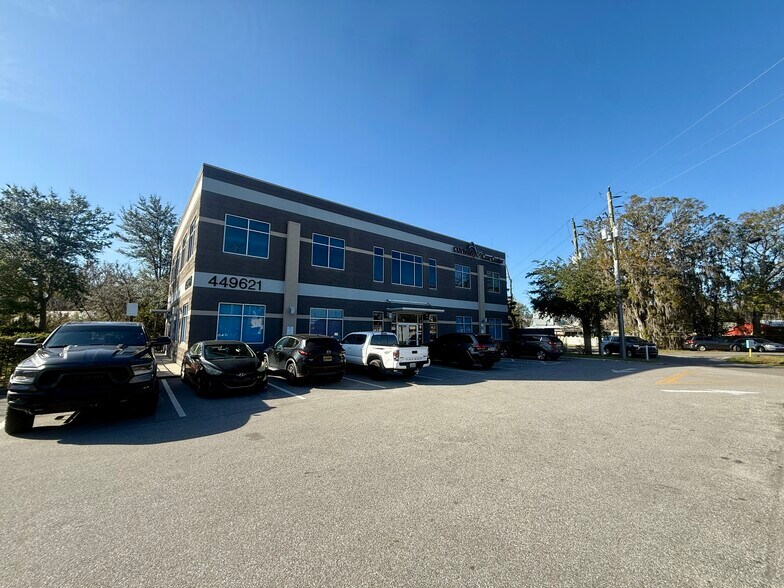 More Photos Of 449621 Us-301, Callahan Medical For Lease