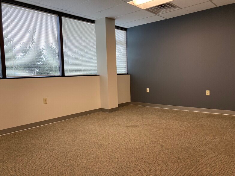 More Photos Of 3605 Vartan Way, Harrisburg Office For Lease