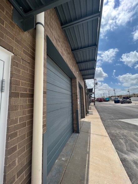 More Photos Of 13731-13745 Omega Dr, Farmers Branch Light Distribution For Lease