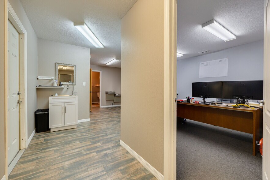 More Photos Of 9914 State Road 52, Hudson Warehouse For Sale