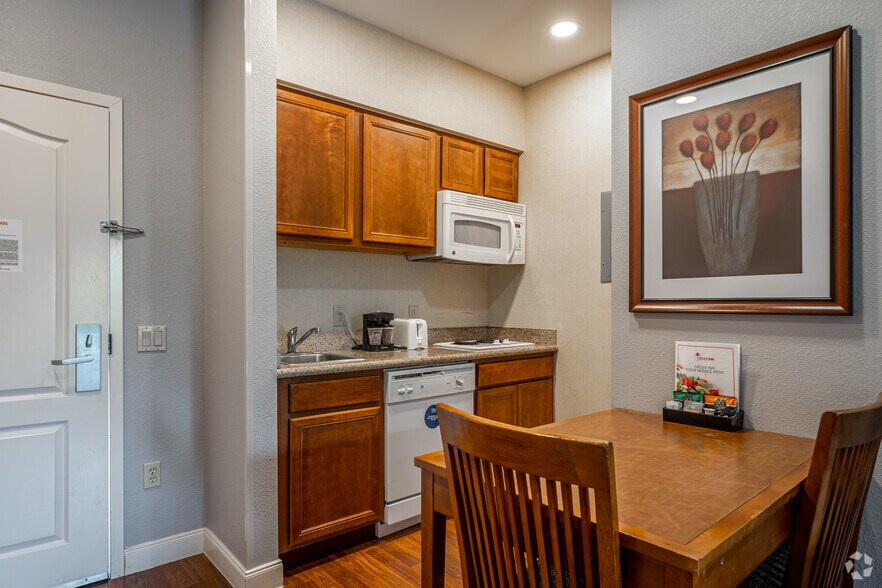 More Photos Of 14450 Park Row, Houston Hotel For Sale