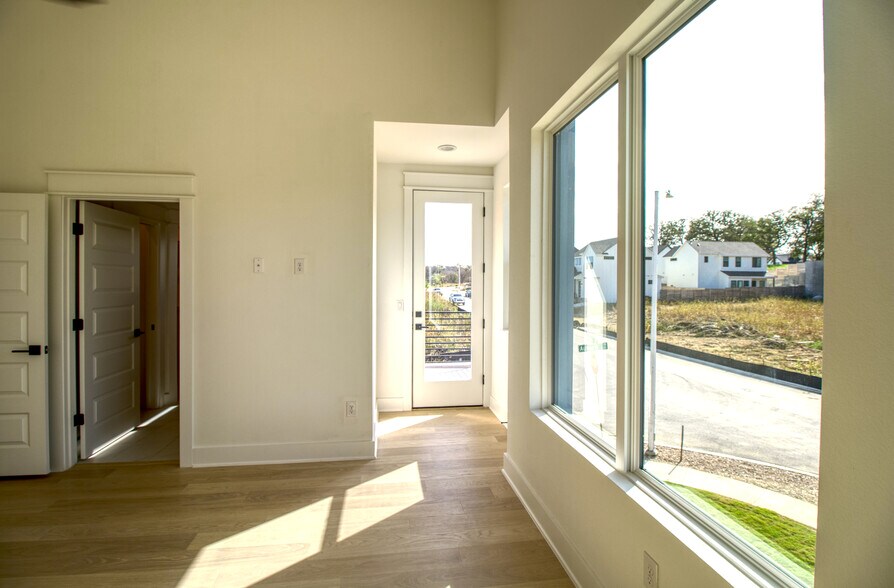 More Photos Of 2608 Bristol Dr, Austin Multifamily For Sale