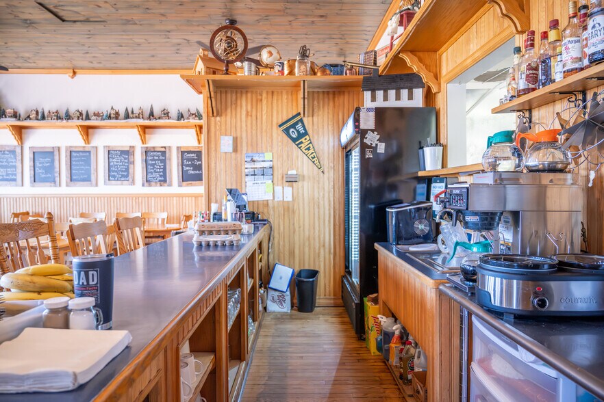 More Photos Of 26225 State Highway 71, Wilton Specialty For Sale