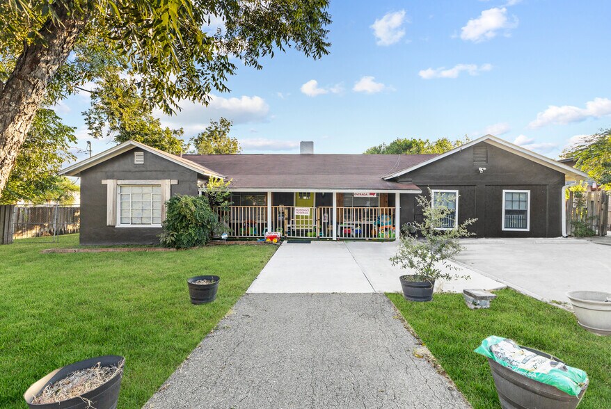 More Photos Of 1213 Bandera Rd, San Antonio Daycare Center For Sale