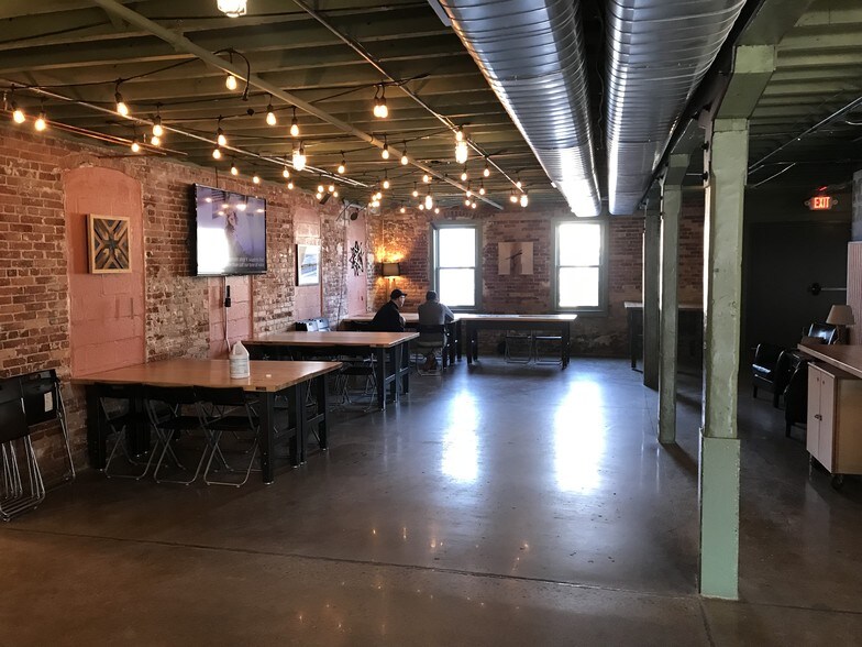 More Photos Of 455 E Cady St, Northville Research And Development For Lease
