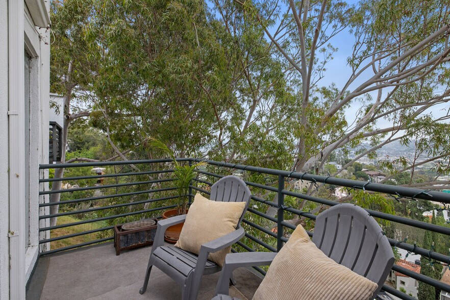 More Photos Of 2330 Silver Ridge Ave, Los Angeles Apartments For Sale