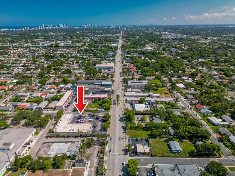 More Photos Of 265 S Federal Hwy, Dania Beach Storefront For Lease