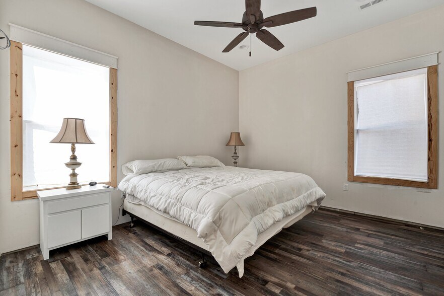 More Photos Of 1050 Whisperwood Trl NE, Cleveland Light Distribution For Sale