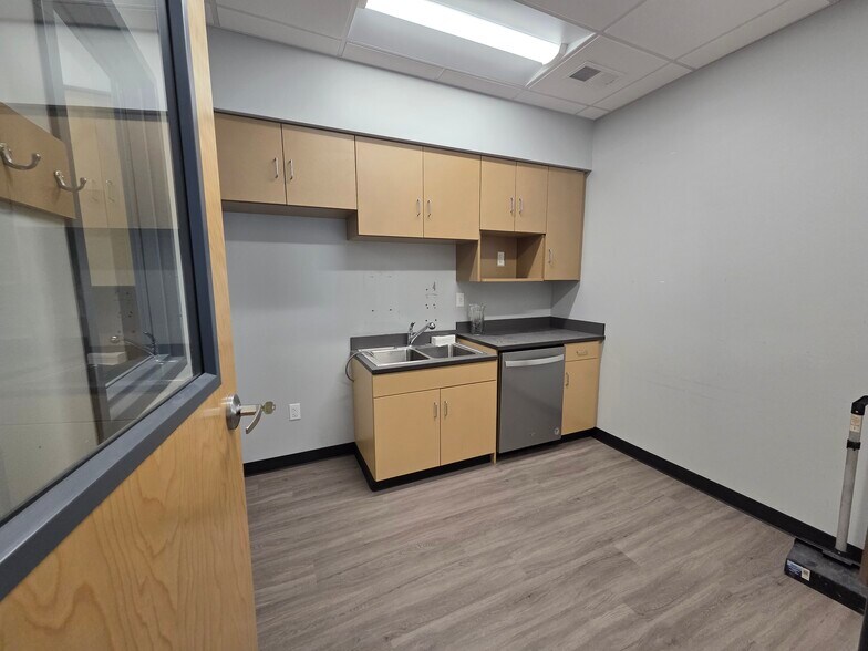 More Photos Of 2709 Pelham Rd, Greenville Medical For Lease
