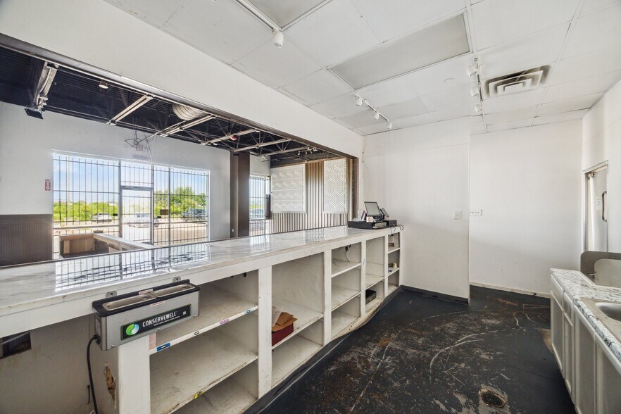 More Photos Of 8620 Grand Mission Blvd, Richmond Storefront For Lease