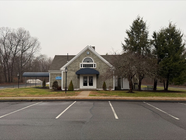 More Photos Of 900 Main St S, Southbury Unknown For Lease